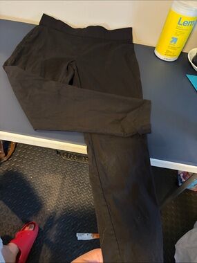 Who What Wear cropped slim black slacks